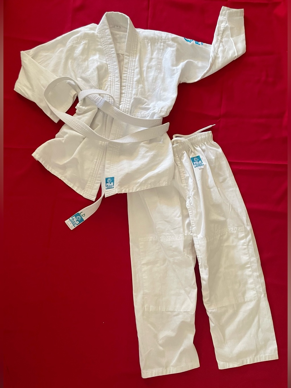Fuji Judo Kimono Sz 1 
White Martial Arts Gi
